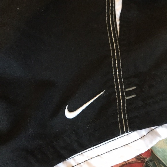 Nike swoosh swim shorts with white detailing - Picture 3 of 6
